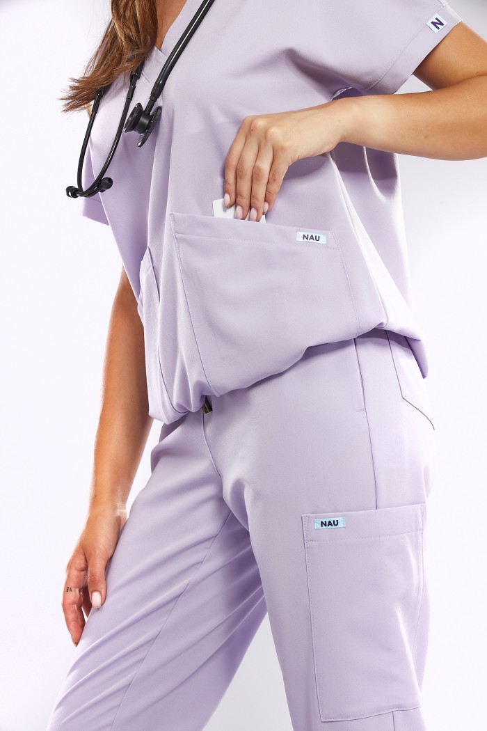 Bluza medyczna lawendowa Vita – Lavender field