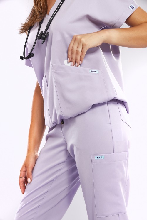 Bluza medyczna lawendowa Vita – Lavender field